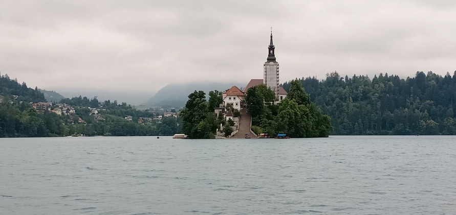 Pulau di tengah danau, Bled, Slovenia